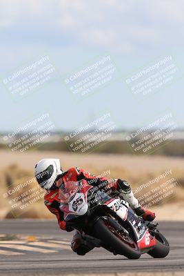 media/Nov-16-2025-Race Pace (Sun) [[8c5fa54630]]/Verified Riders/9-Turn 16 (150pm)/